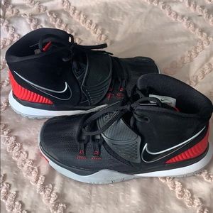 Boys Kyrie Flytrap Nike sneakers